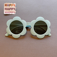 Thumbnail for Kinder-Sonnenbrille mit UV400 Schutz – Verspielte Farben und robustes Acryl-Design für Mädchen und Jungen